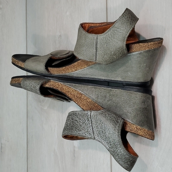 Taos Womens Carousel 3 Comfort Hook&loop Wedge Leather Sandals shoes 39/8-8.5 - Picture 8 of 14